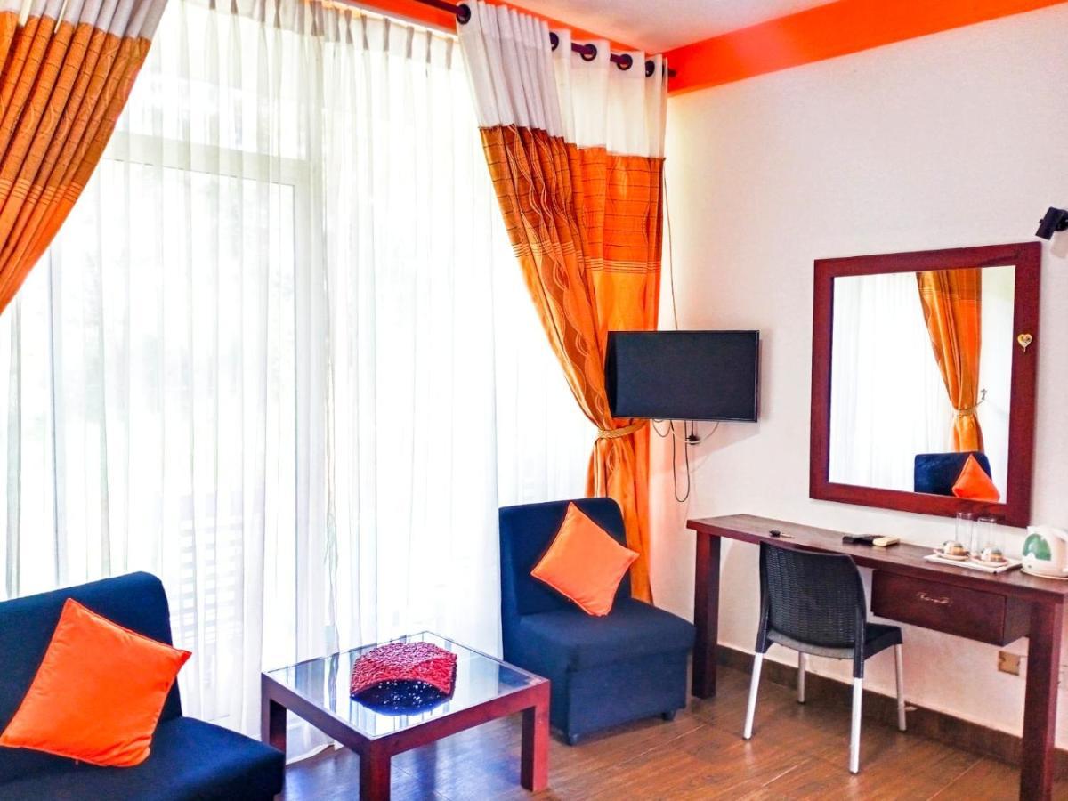 Bridge Hotel Negombo Kimbulapitiya Bagian luar foto
