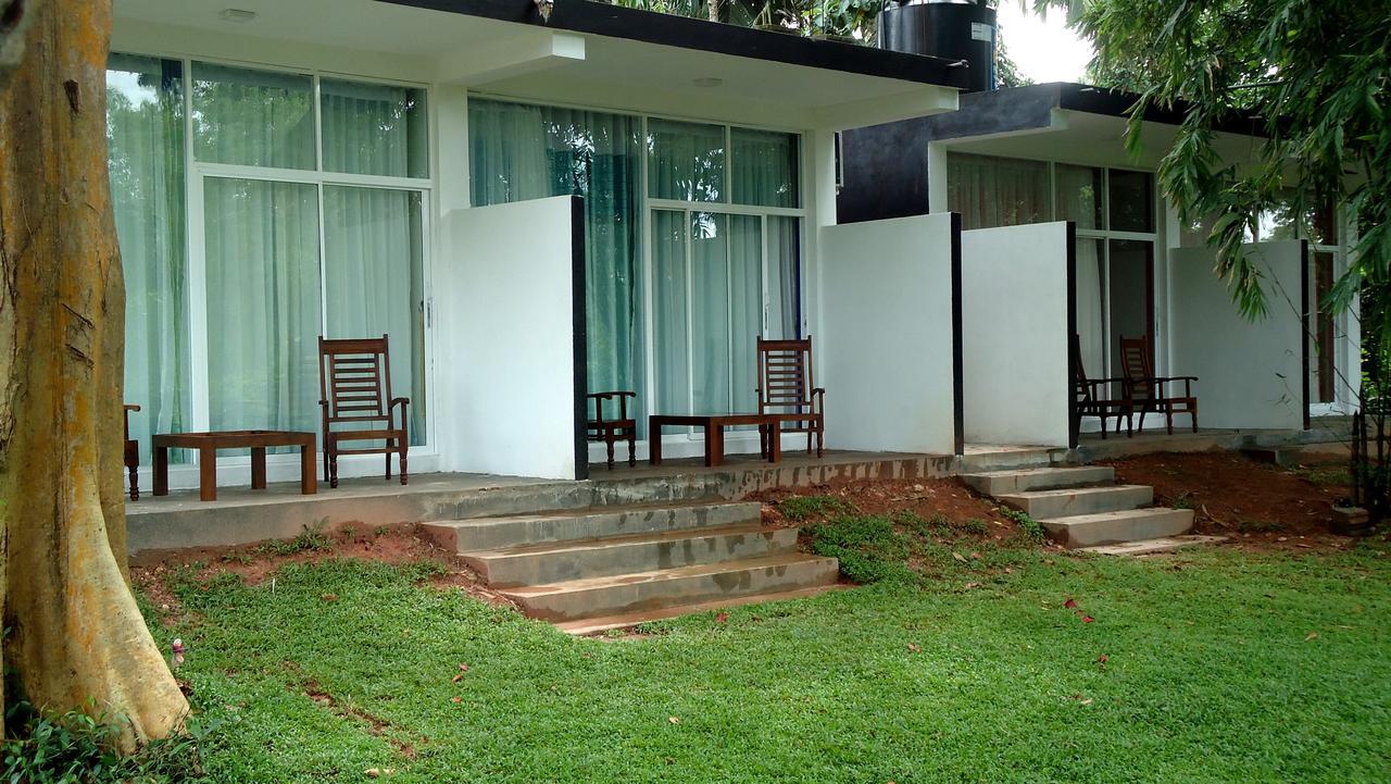 Bridge Hotel Negombo Kimbulapitiya Bagian luar foto