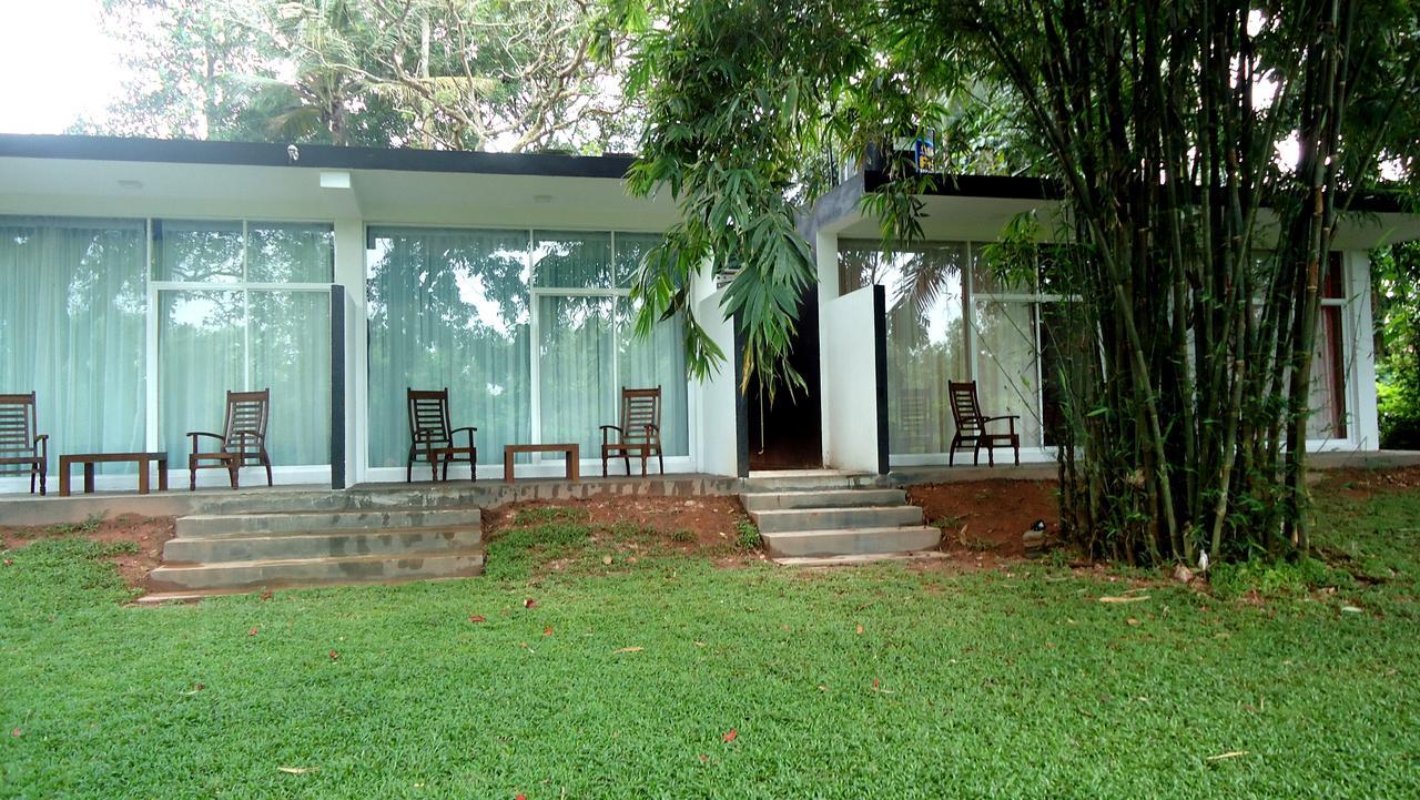 Bridge Hotel Negombo Kimbulapitiya Bagian luar foto