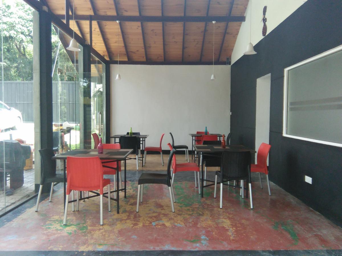 Bridge Hotel Negombo Kimbulapitiya Bagian luar foto
