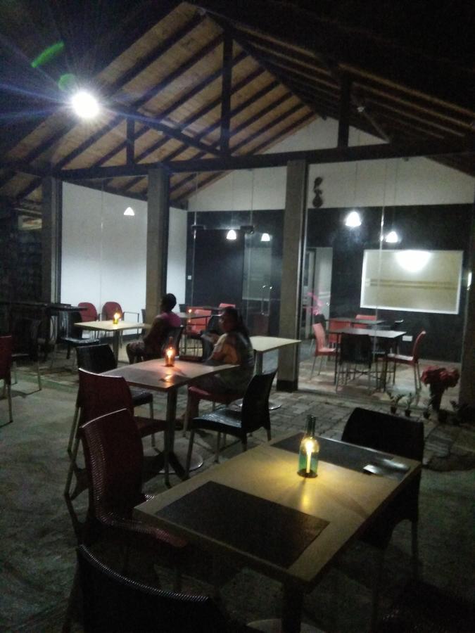 Bridge Hotel Negombo Kimbulapitiya Bagian luar foto