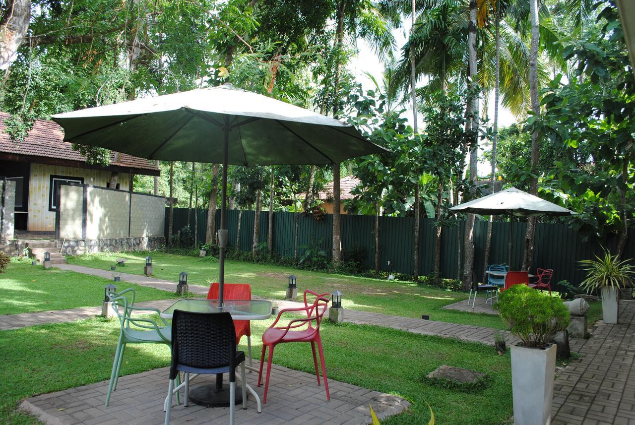 Bridge Hotel Negombo Kimbulapitiya Bagian luar foto