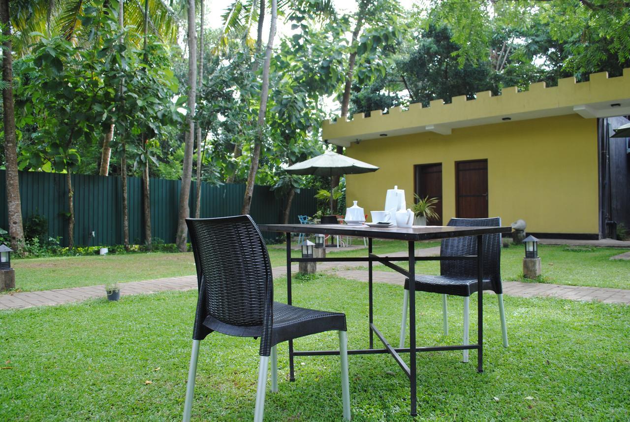 Bridge Hotel Negombo Kimbulapitiya Bagian luar foto